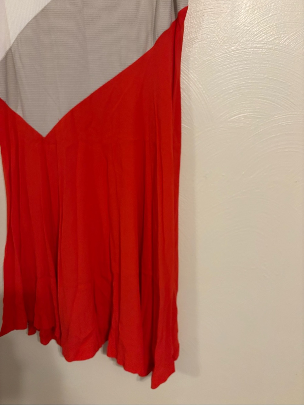 Maeve Anthropologie Large Colorblock Pleated Dress Red White Gray Sleeveless - Picture 7 of 8